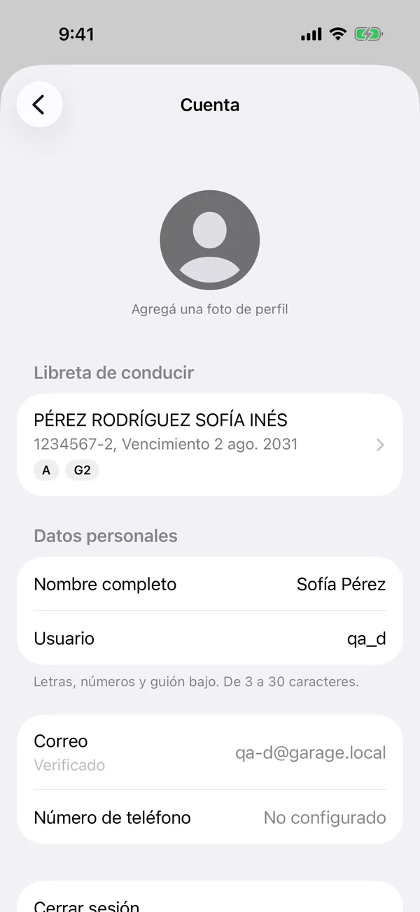 La pantalla Cuenta con la foto, los datos personales y el correo