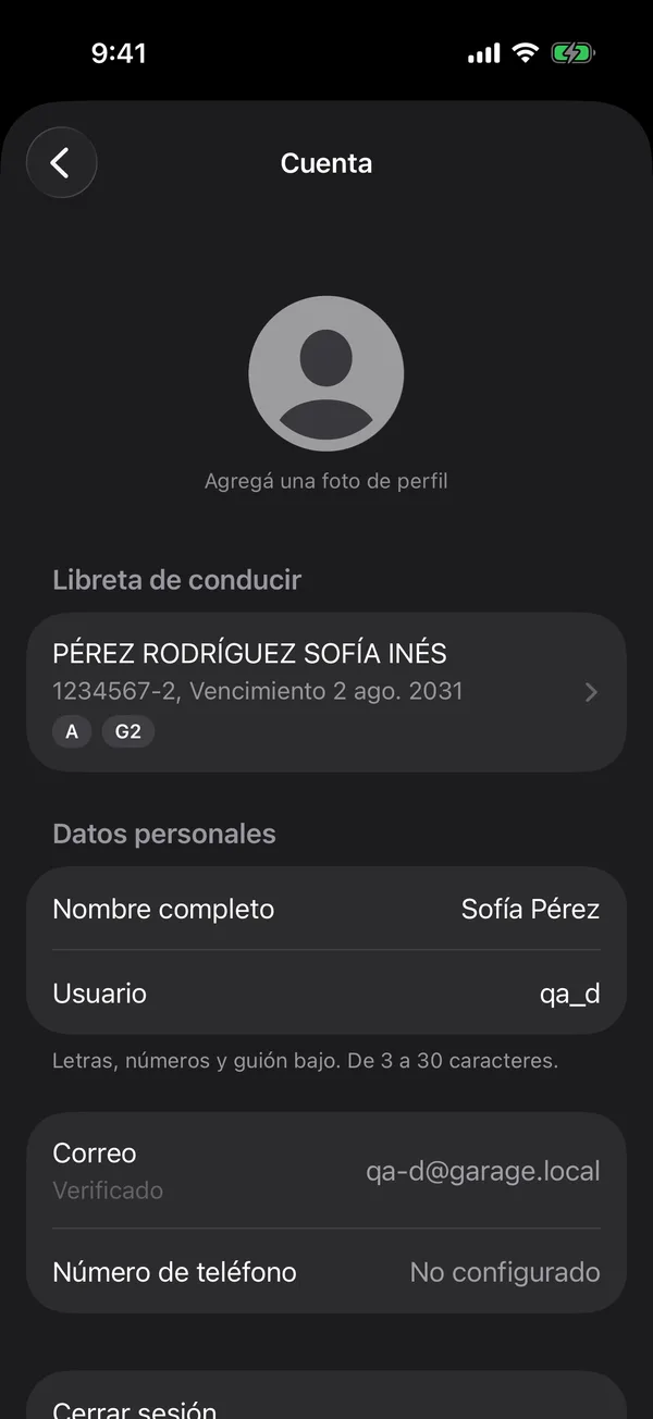 La pantalla Cuenta con la foto, los datos personales y el correo