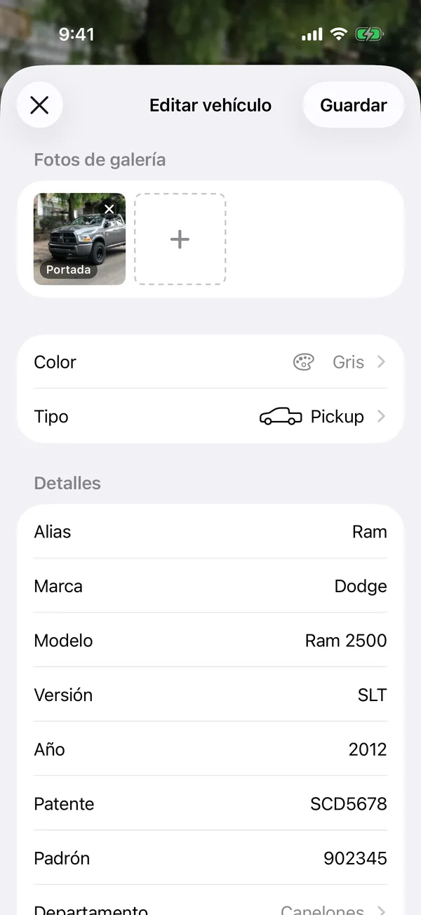 La pantalla Editar vehículo con las fotos y los detalles