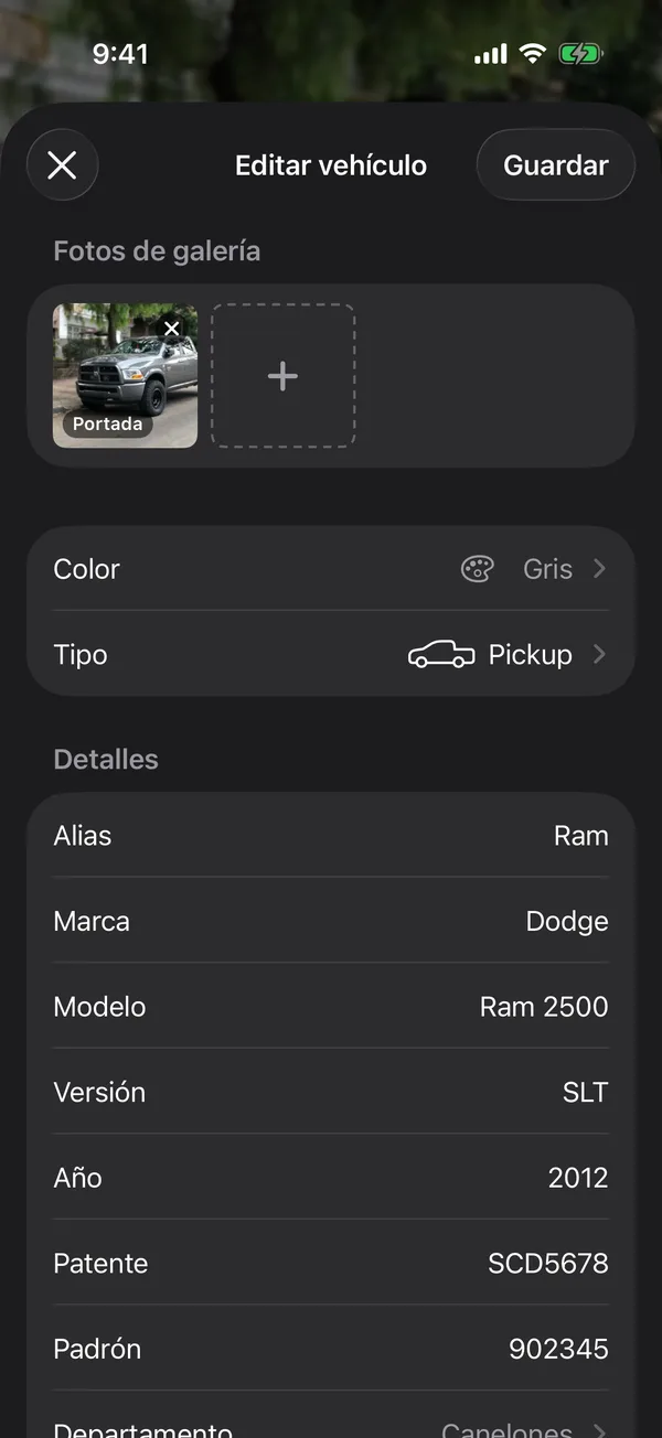 La pantalla Editar vehículo con las fotos y los detalles