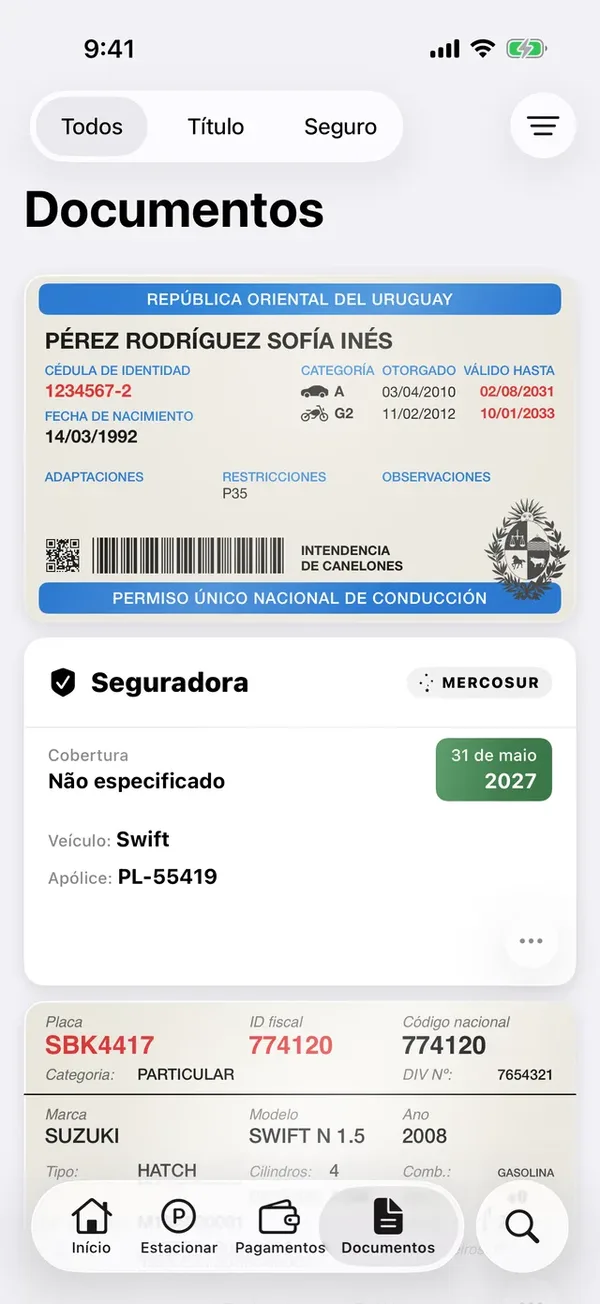 A aba Documentos com a carteira de motorista, uma apólice e um documento