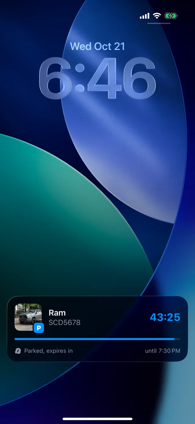 A street parking Live Activity on the Lock Screen